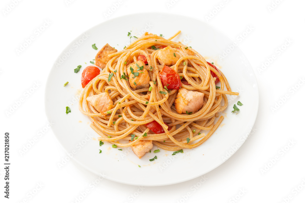 Spaghetti con salsa di pomodoro e salmone Spaghetti con salsa di pomodoro e salmone