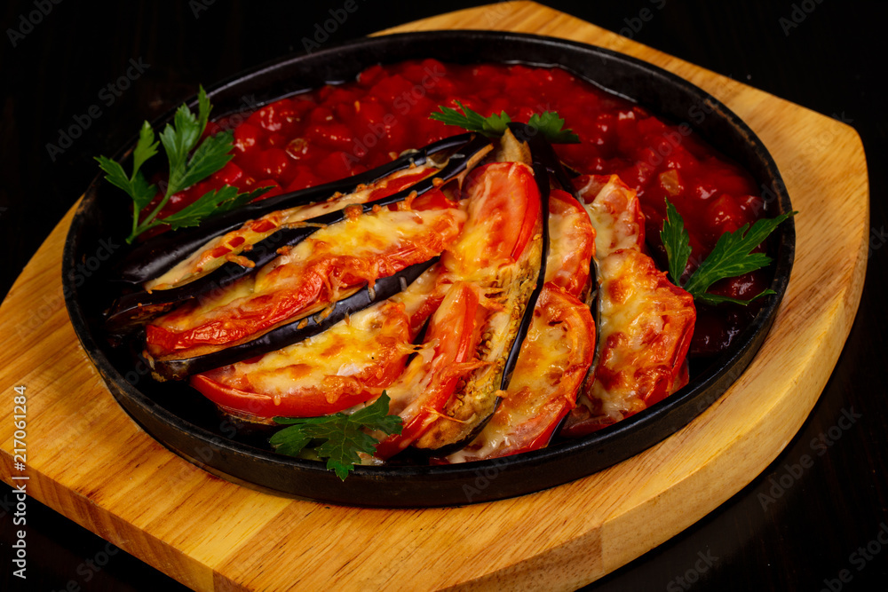 Baked eggplant with tomato Baked eggplant with tomato