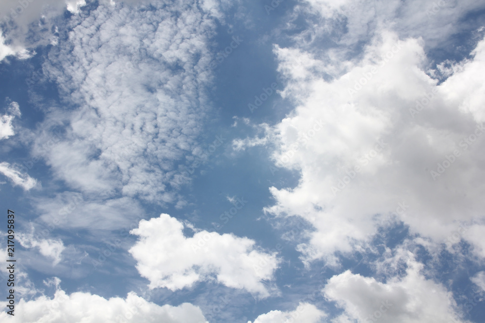 Obraz premium Sky and sunshine.