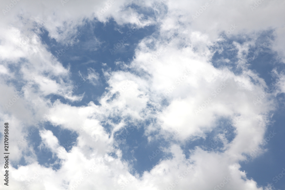 Naklejka premium Sky and sunshine.