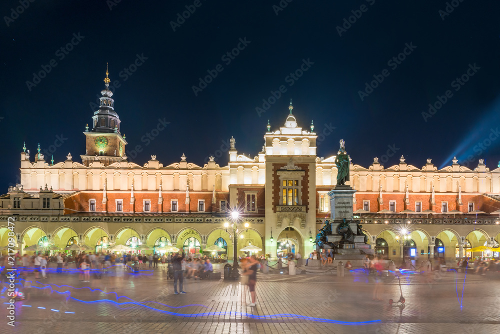 Naklejka premium cloth trading rows in the center of Krakow at night