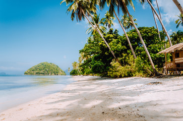 Acrylglasbilder Tropischer Strand Inselstrand von El Nido auf Palawan  © Igor Tichonow