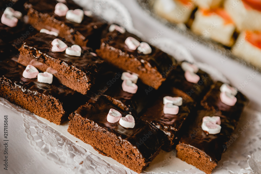 Schokoladenkuchen Brownies Hochzeit Stock-Foto | Adobe Stock