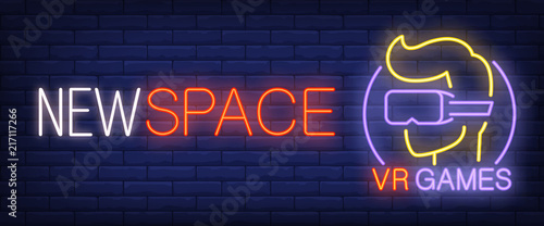 New space, VR games neon text and gamer in virtual reality glasses. Technology and entertainment concept. Advertisement design. Night bright neon sign, light banner. Vector illustration in neon style.