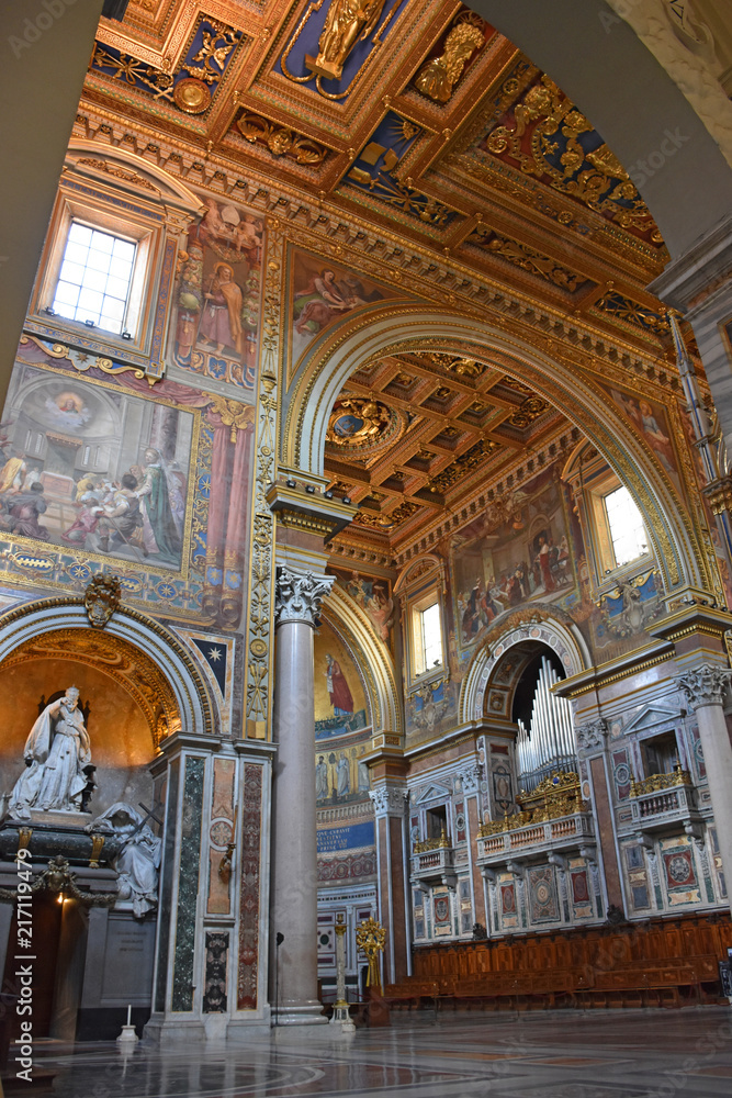Italy, Rome, basilica of San Giovanni in Laterano, central nave.