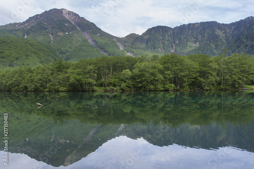 上高地 早朝の大正池と焼岳／長野県松本市