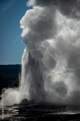 Old Failthful eruption in Yellowstone National Park