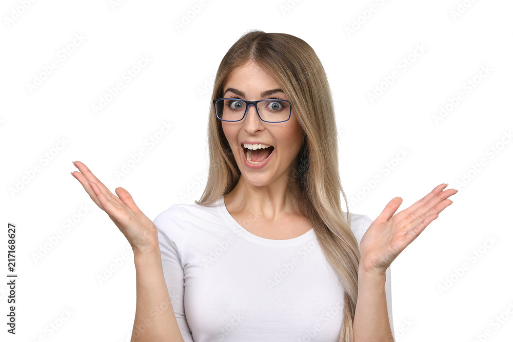 Hübsche blonde Frau mit Brille lacht begeistert Hübsche blonde Frau mit Brille lacht begeistert