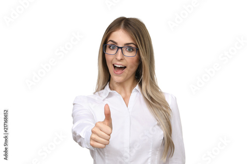 Wallpaper Mural Hübsche blonde Frau mit Brille ist begeistert und zeigt Daumen hoch Torontodigital.ca