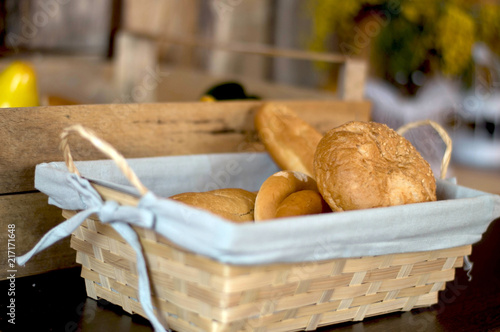 fresh bread, wicker basket, Breakfast, delicious bread, bread, table