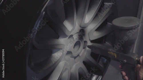 painting of automobile wheels