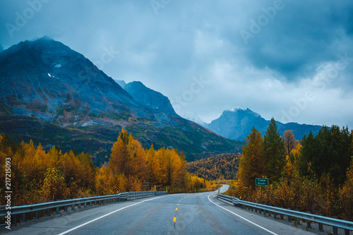 on the Glenn highway to Valdez. Autumn road with scenic Mountain View. Alaska.