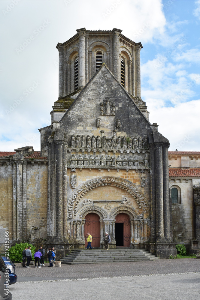 Eglise Notre-Dame de l'Assomption à Vouvant, seul bourg fortifié de Vendée, Pays de la Loire, France.