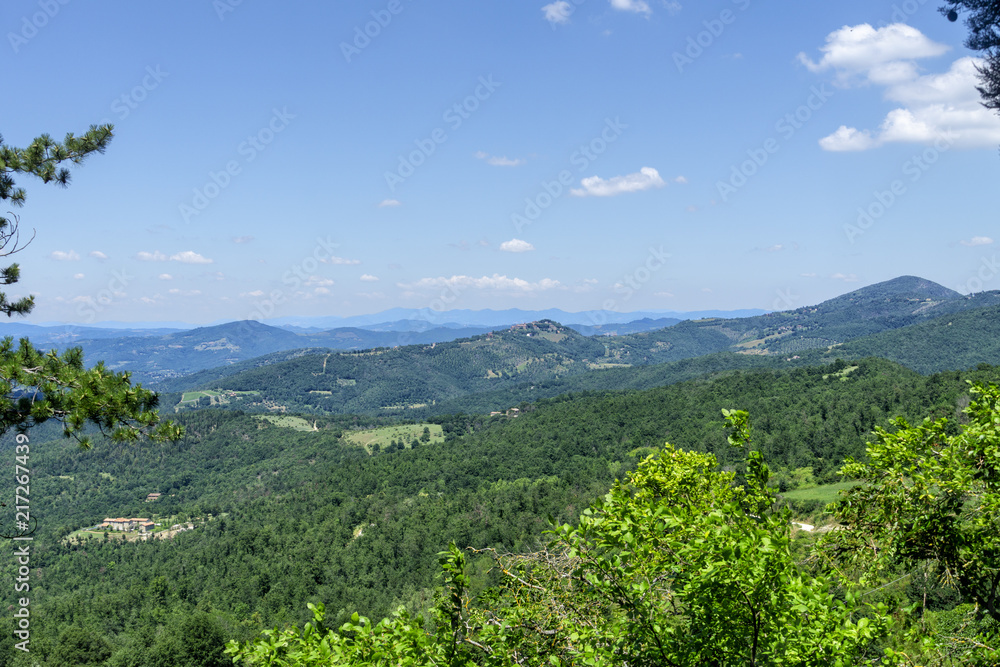 Obraz premium Blick von Castel Rigone in das Hinterland Richtung Preggio