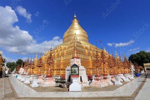 Shwesigon Pagoda photo