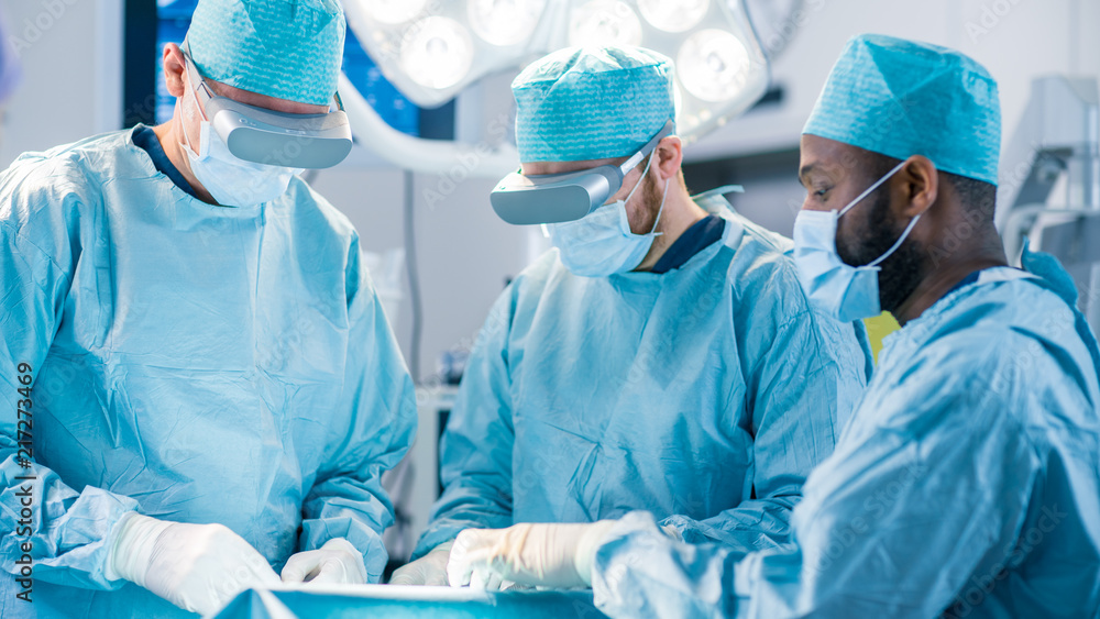 Surgeons Wearing Augmented Reality Glasses Perform State of the Art