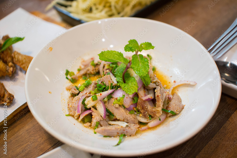 Spicy minced pork salad.