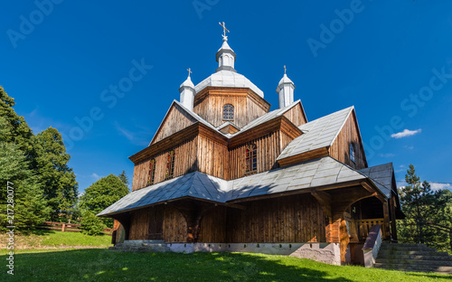 Fototapeta Naklejka Na Ścianę i Meble -  Griechisch-katholische Kirche St. Nicholas in Hoszów, Bieszczady; Polen