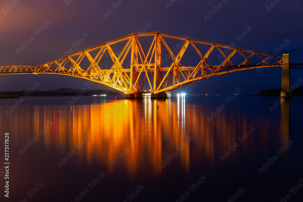 Obraz premium Evening view Forth Bridge, railway bridge over Firth of Forth near Queensferry in Scotland