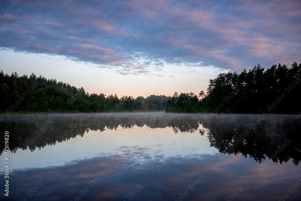 Fototapeta premium Morning at the lake