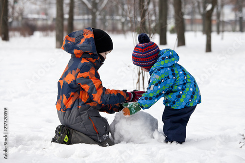 Brothers play winter games