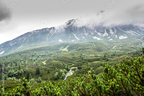 Górski krajobraz. Dolina Gąsienicowa. photo