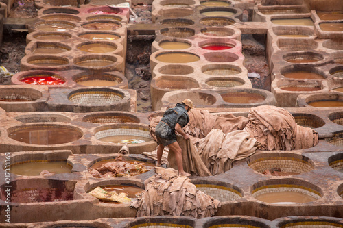Manufactura de la piel en la Medina de Fez