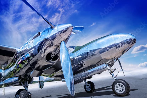 Obraz samolot sportowy na pasie startowym