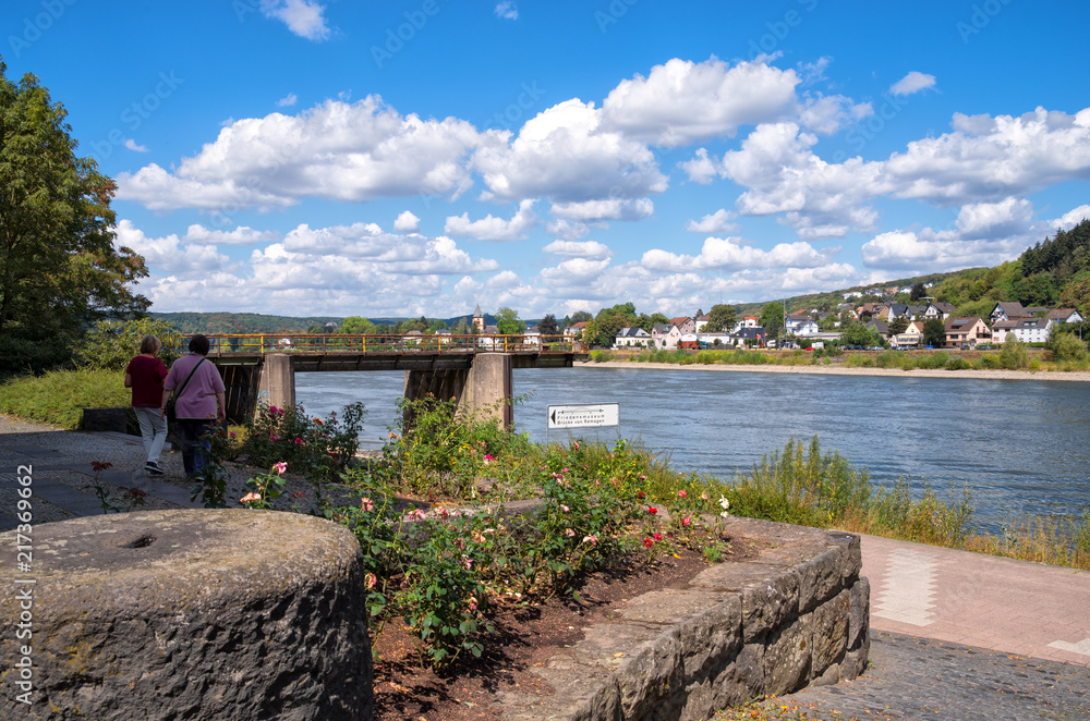 Rheinufer an der Brücke von Remagen