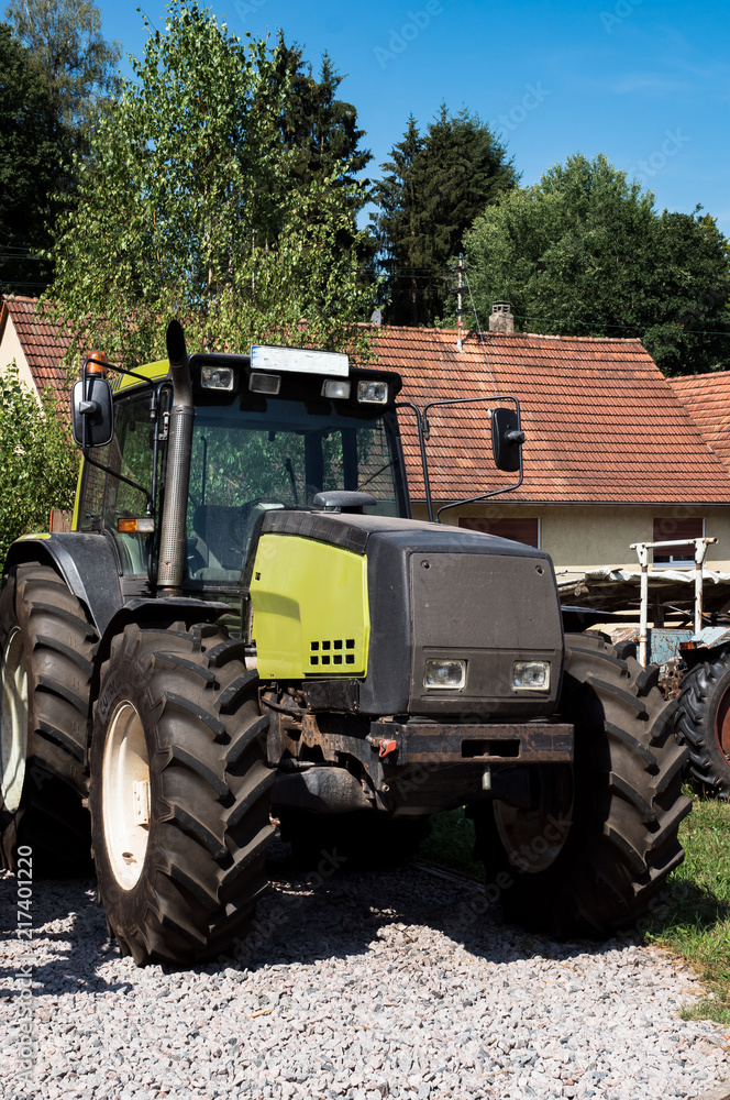 Naklejka premium Traktor