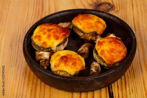 Baked champignon with cheese