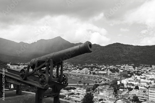 Kanone von Port Louis in s/w