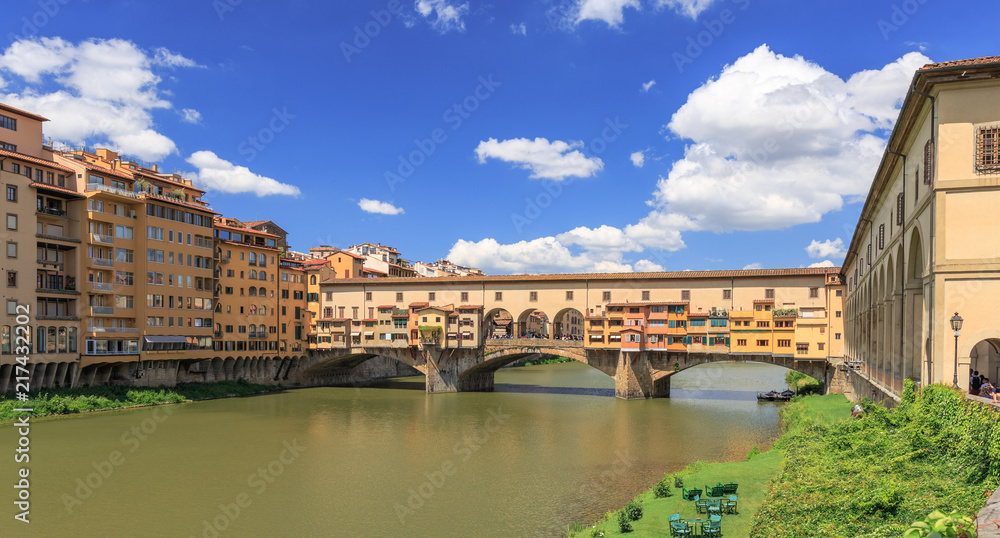 Ponte Veccio über dem Arno in Florenz