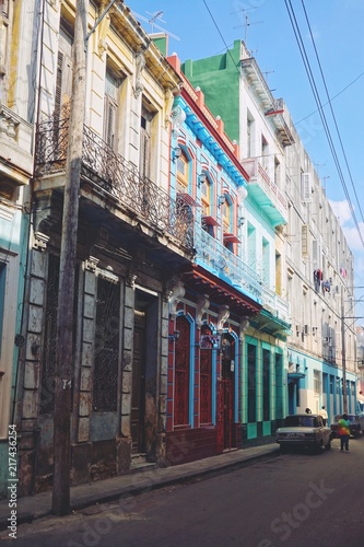 Fototapeta Naklejka Na Ścianę i Meble -  In den Straßen von Havanna, Kuba, Kolonialstadt