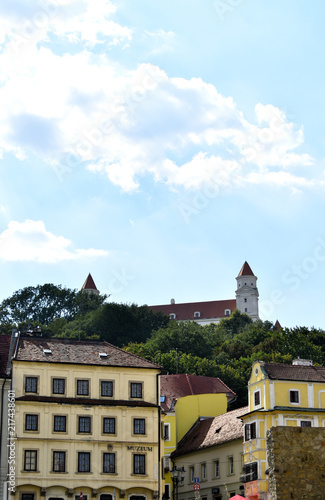 Photography Quartier de Bratislava et le château en arrière plan