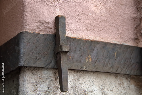 antico sistema armatura in ferro con perno  photo