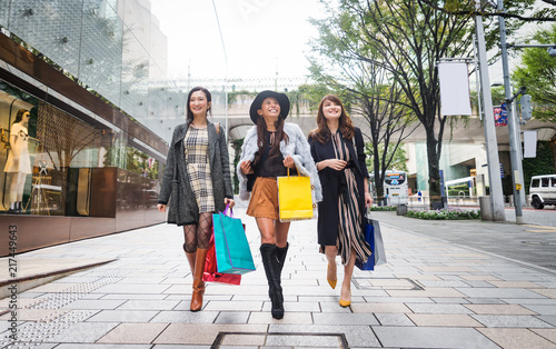 Photography Women shopping in Tokyo