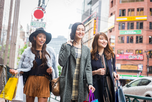 Wallpaper Mural Women shopping in Tokyo Torontodigital.ca
