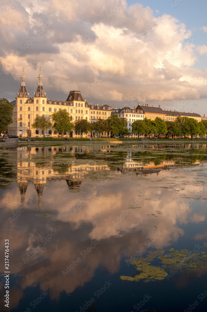 Fototapeta premium Sunset over Sortedam Dossering in Copenhagen