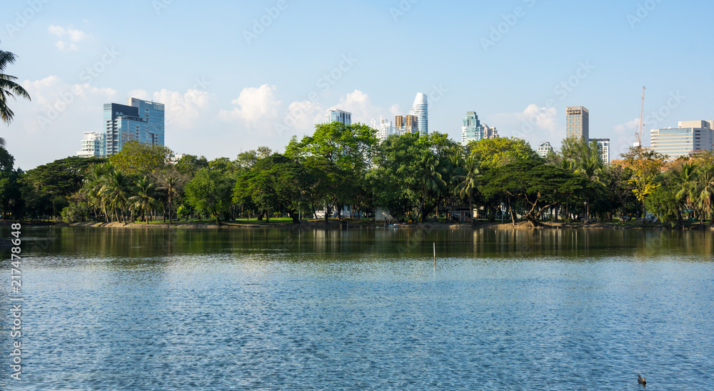 Obraz premium Bangkok cityscape from Lumpini Park