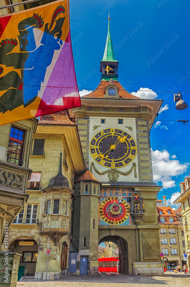 Stadttor Zytglogge in der Altstadt der Bundesstadt Bern zur Bundesfeier, Schweiz 