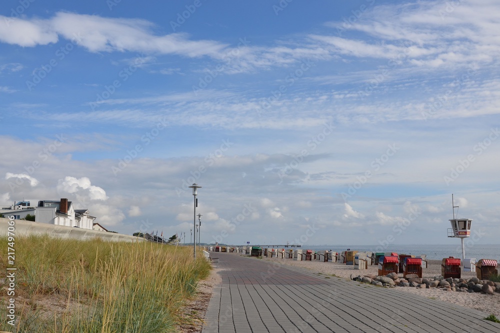 Obraz premium Beginn der Strandpromenade im Ostseebad Dahme