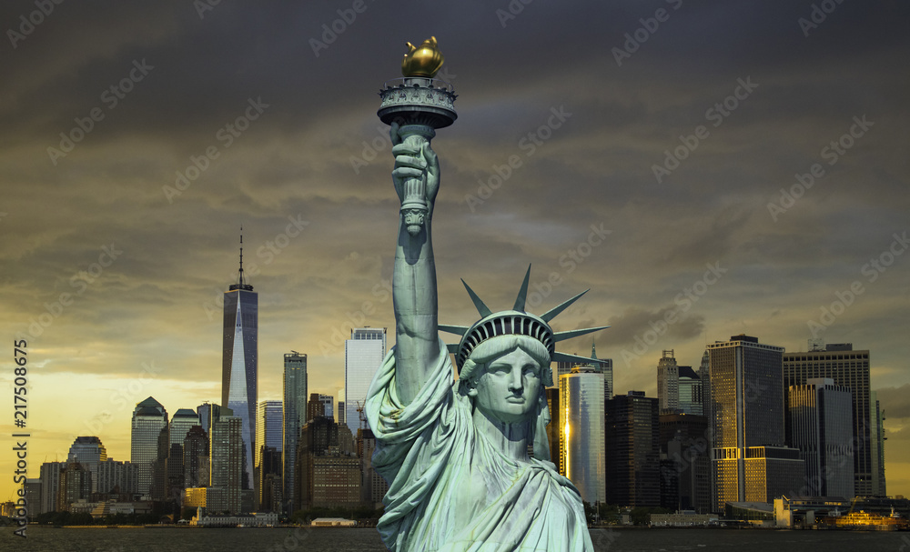 Fototapeta premium New York City Manhattan downtown skyline
