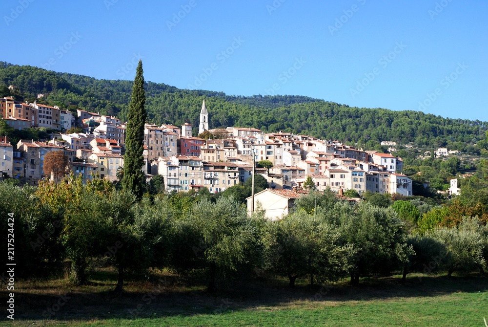 Trans en Provence: panorama sur le village