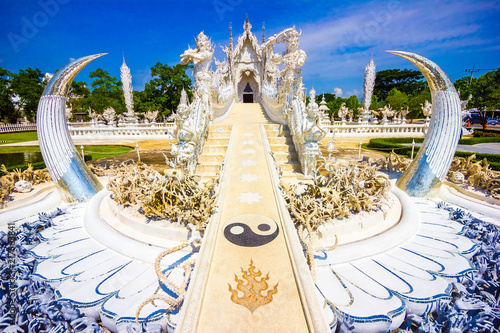 Photos Beautiful view of the white temple Wat Rong Khun temple in Chiang Rai, Thailand