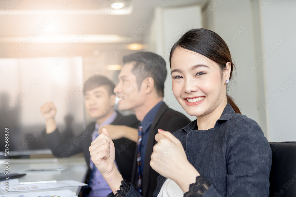 Obraz premium Businesswoman consult with her boss. Female business leader talking with her colleagues at the meeting.