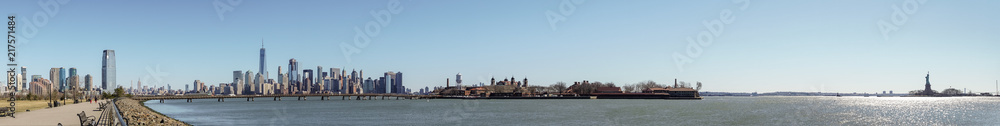 New York City skyline panorama from New Jersey park