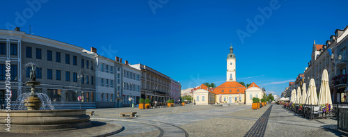фотографія Town hall and fountain on the Kosciuszki market in Bialystok, Podlaskie, Poland