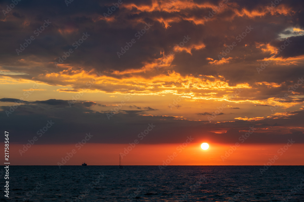 Sonnenuntergang an der Küste der Ostsee