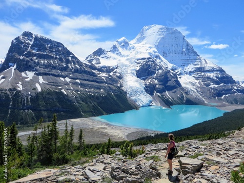 Admiring the view of Berg Lake and Mount Robson Glacier